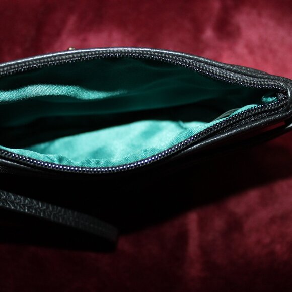 Black coach small wristlet - Picture 4 of 4